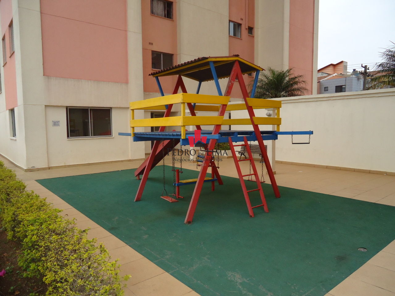 Apartamento 78m², com 3 quartos sendo 1 suíte e 2 vagas na Ponte Rasa