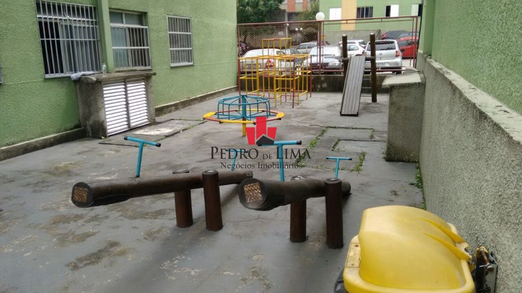 Apartamento  47 m², 3 dormitórios, 1 vaga livre, sala ampla e sem elevador no Cangaíba