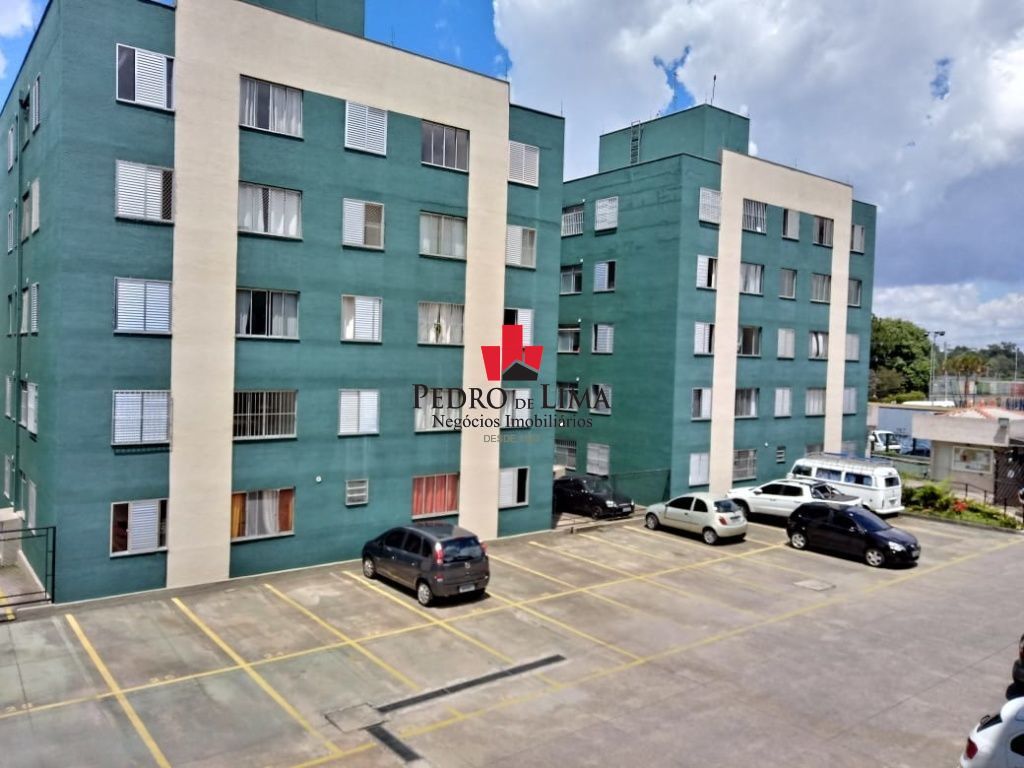 Apartamento  47 m², 3 dormitórios, 1 vaga livre, sala ampla e sem elevador no Cangaíba