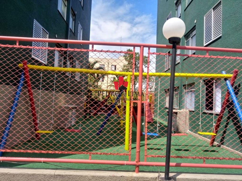 Apartamento  47 m², 3 dormitórios, 1 vaga livre, sala ampla e sem elevador no Cangaíba