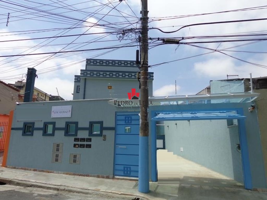 Sobrado em Condomínio no Bairro Cangaíba, conta  com2 suítes e 1 vaga de garagem.