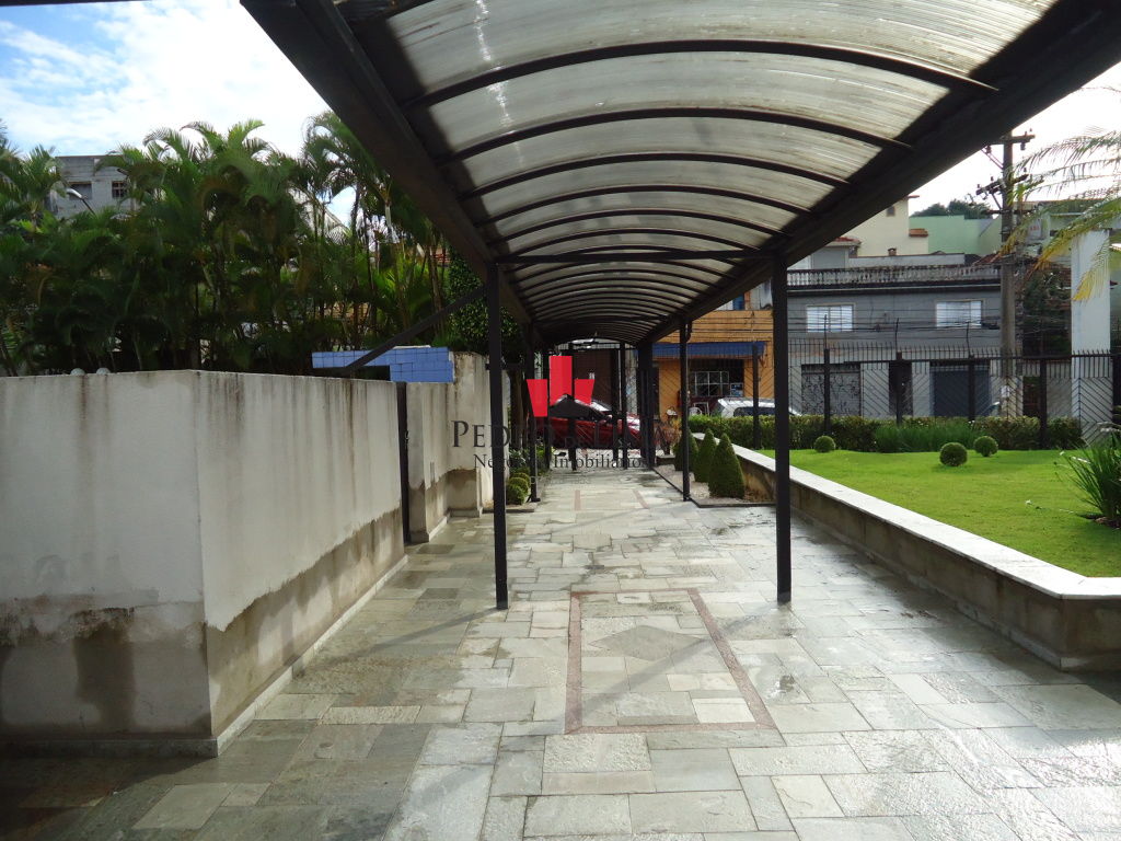 Apartamento 2 dormitórios, 1 Suite e 1 vaga coberta  na Penha