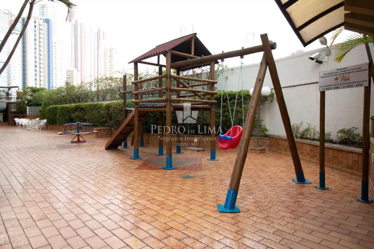 Apartamento no Edifício Meridien ,  todo  reformado,  4  dormitórios , 2 suítes ,  2  vagas