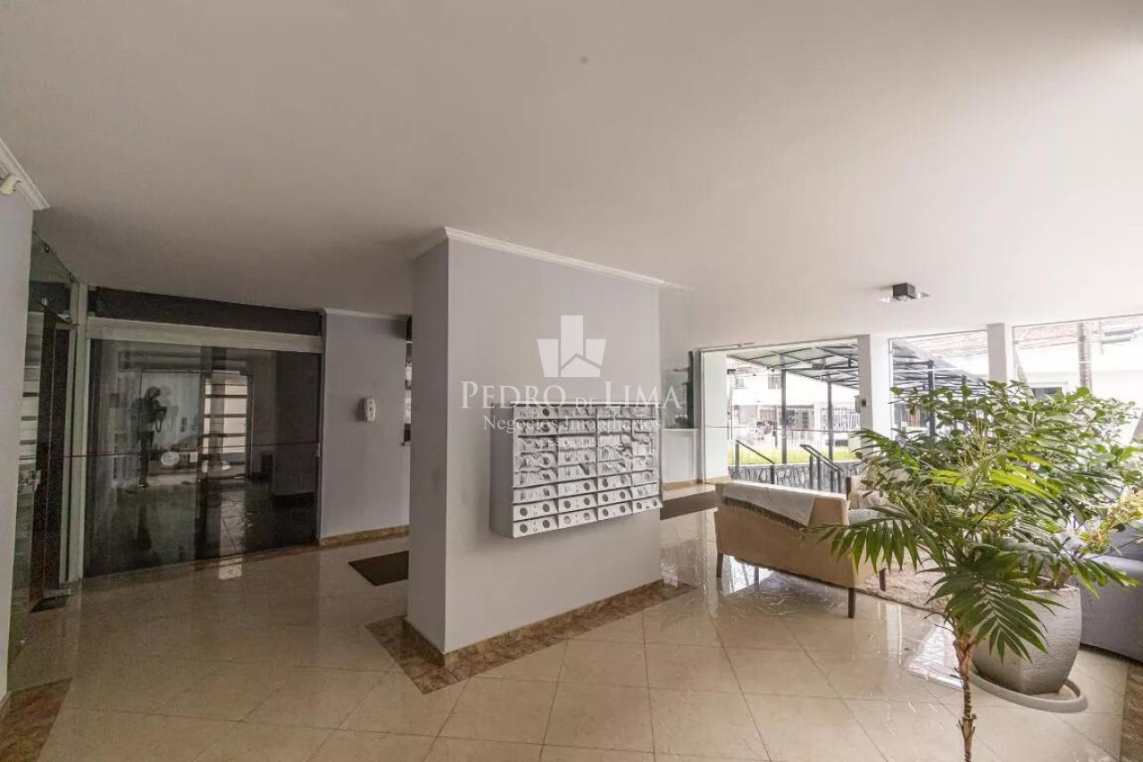 Apartamento 3 quartos sendo 1 suíte, 2 banheiros, 1 vaga de garagem no Tatuapé Edifício Silvia Maria