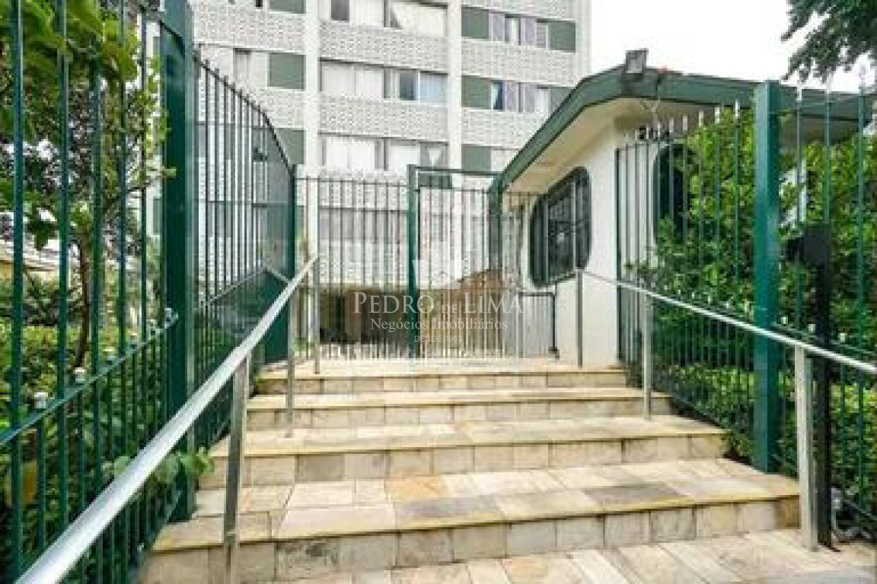 Apartamento 2 Dormitórios no Tatuapé, a 750 metros do Metrô Carrão. Condomínio Sparta