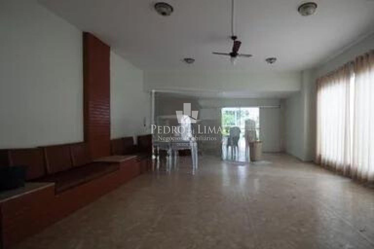Apartamento 2 Dormitórios no Tatuapé, a 750 metros do Metrô Carrão. Condomínio Sparta