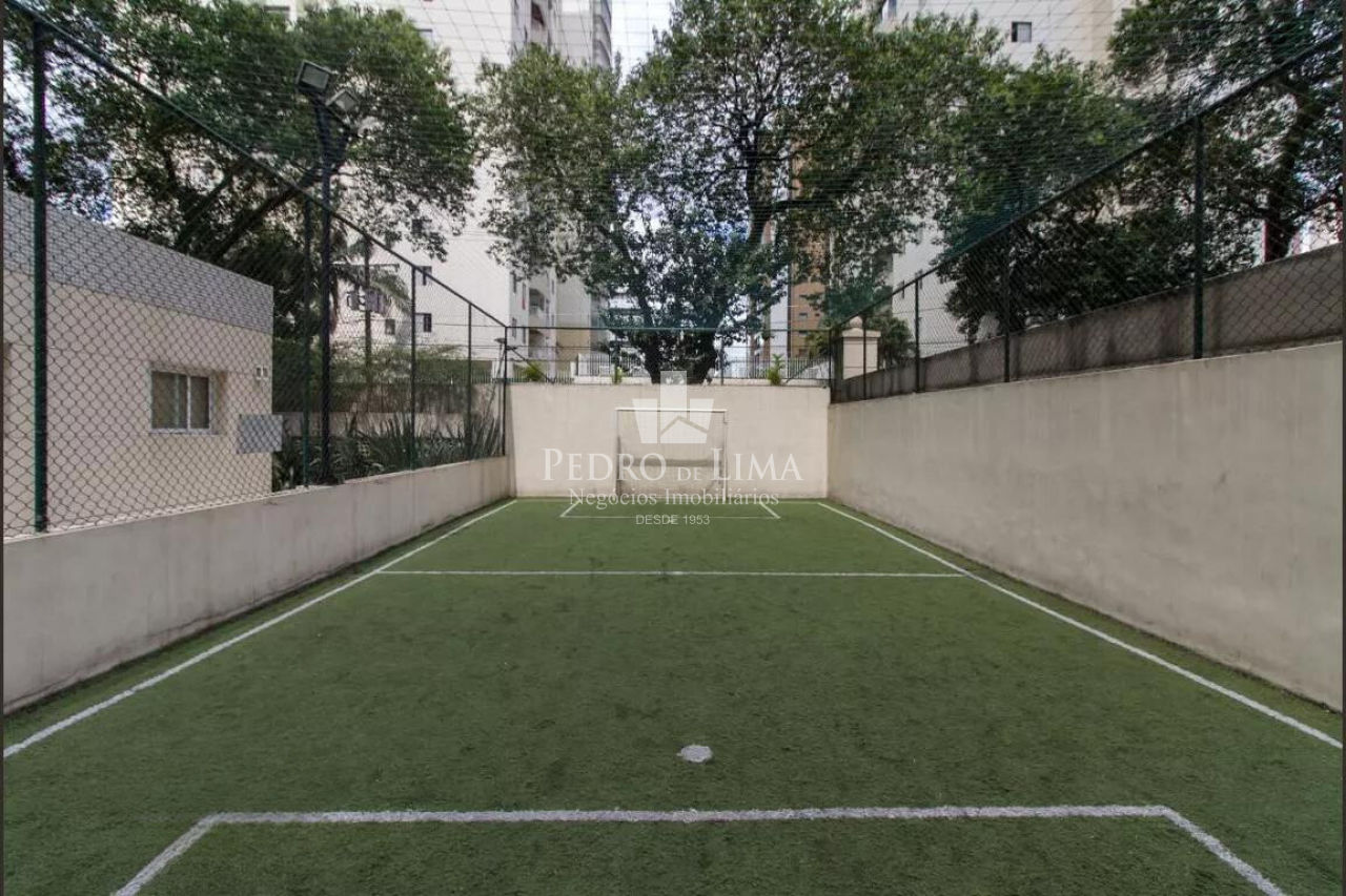 Apartamento no Tatuapé, a duas quadras do Metrô Carrão, 54m2, 2 dormitórios sendo 1 suíte e 3 vagas.