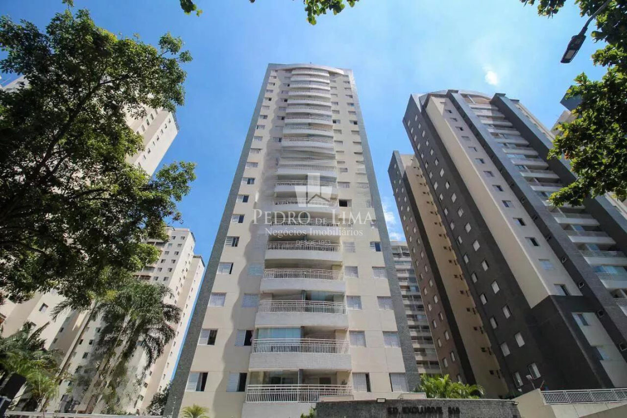 Apartamento no Tatuapé, a duas quadras do Metrô Carrão, 54m2, 2 dormitórios sendo 1 suíte e 3 vagas.