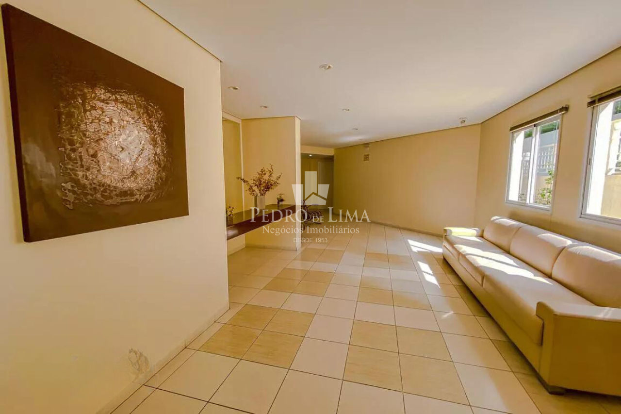 Apartamento no Tatuapé, a duas quadras do Metrô Carrão, 54m2, 2 dormitórios sendo 1 suíte e 3 vagas.