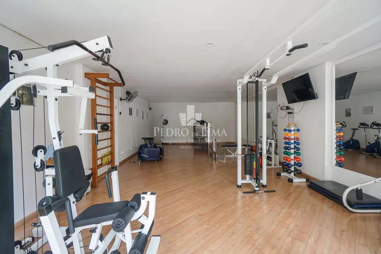 Apartamento no Tatuapé, a duas quadras do Metrô Carrão, 54m2, 2 dormitórios sendo 1 suíte e 3 vagas.