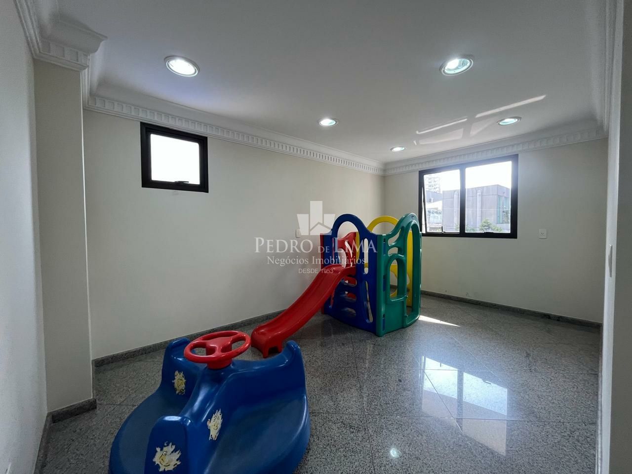 Apartamento 4 quartos, 4 vagas, Vila Carrão. Condomínio Monte Carlo