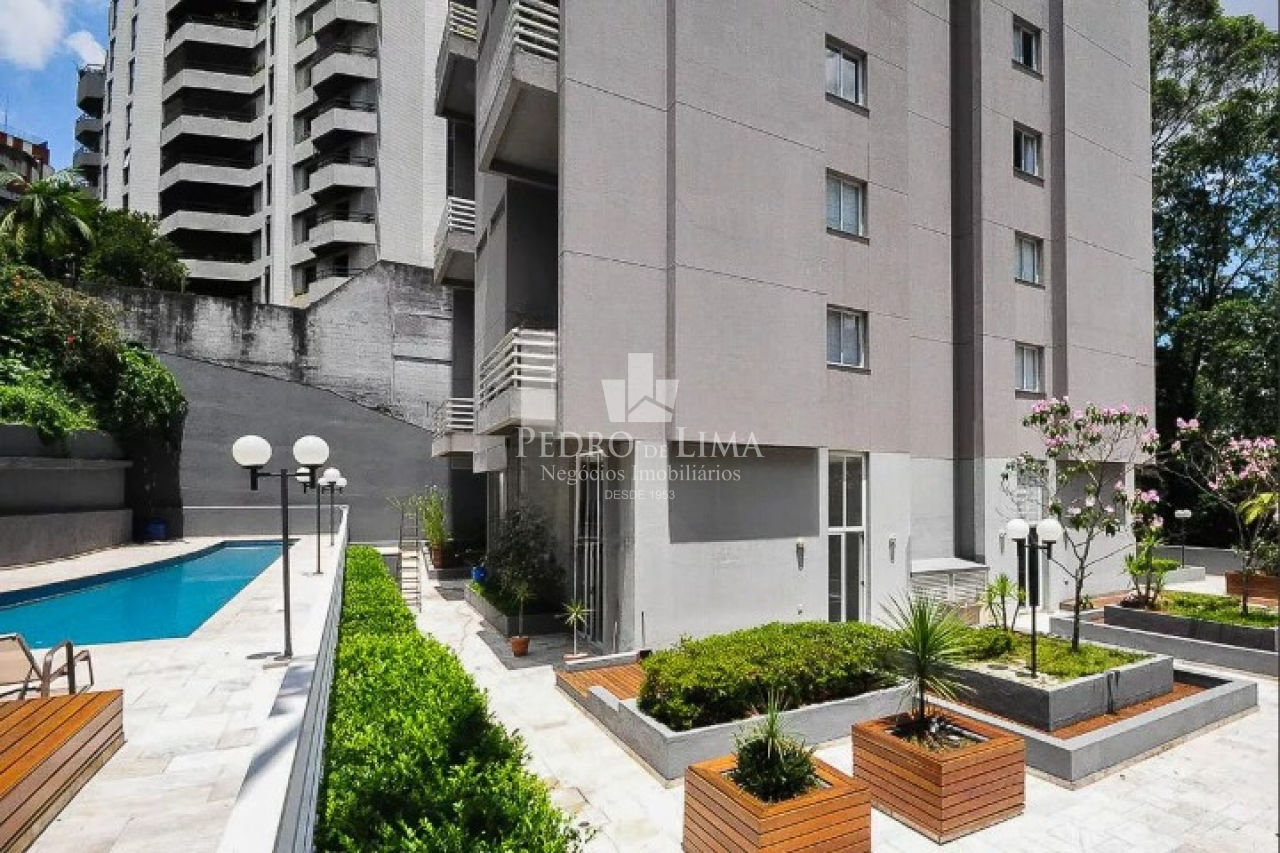 Loft Duplex de 86m² no Morumbi com móveis planejados. Condomínio Urban Loft