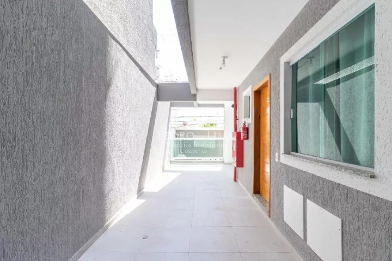 Apartamento 55m com varanda em Artur Alvim. Condomínio Flora IV.