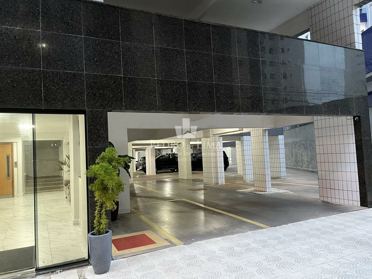 Apartamento 1 dormitório, 1 vaga em Ocian - Praia Grande 