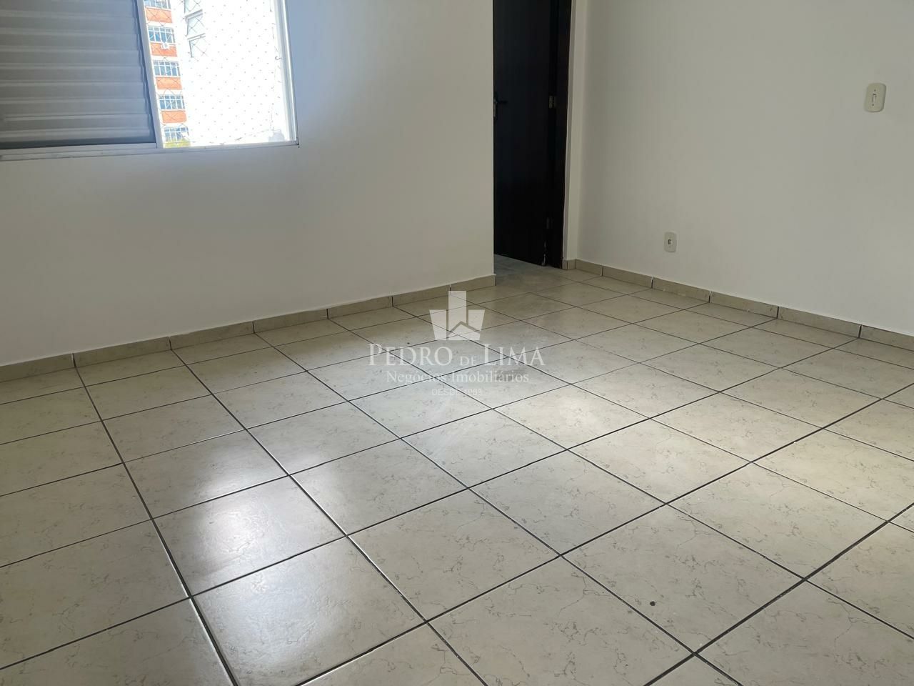 Sobrado em condomínio fechado 2 suítes 2 vagas com edicula, na Penha.