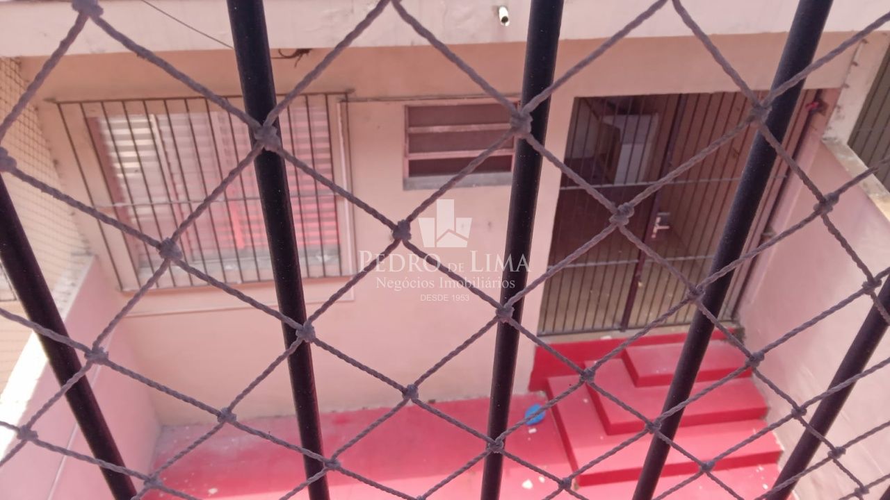Sobrado Frontal 3 Dormitórios 1 dependencia 1 vaga de Garagem 