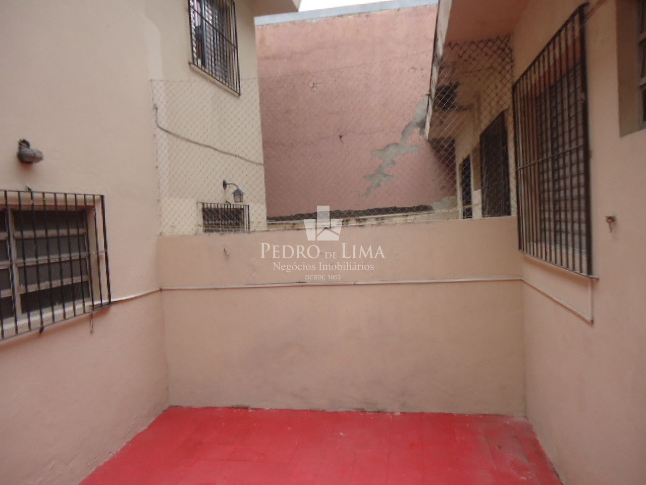 Sobrado Frontal 3 Dormitórios 1 dependencia 1 vaga de Garagem 