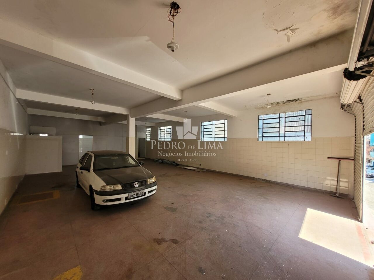 imagem do imovel Salão comercial duplo em vão livre, rua com bom fuxo de pedestre. Pé direito de 4m. ref: PE20247