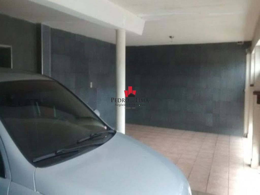 Casa térrea 4 dormitórios sendo 1 suíte  e 3  vagas, em  Ponte Rasa