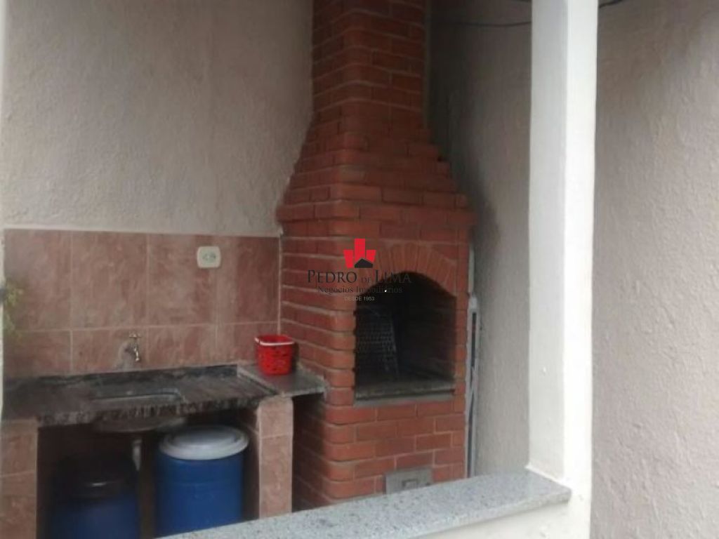 Casa térrea 4 dormitórios sendo 1 suíte  e 3  vagas, em  Ponte Rasa
