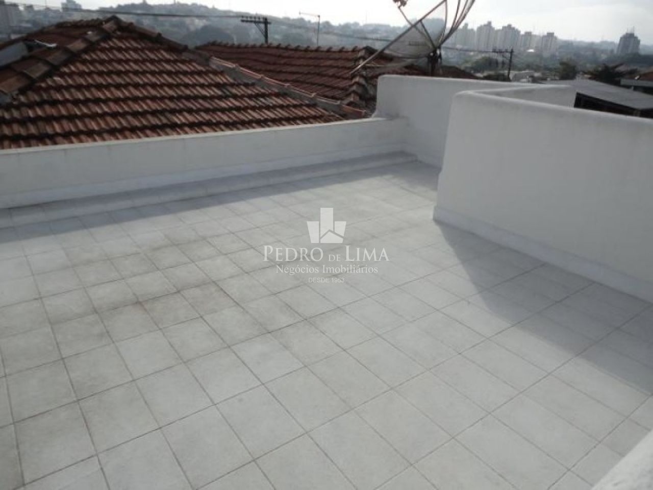 Sobrado frontal 3 suítes e 2 vagas, em Penha.