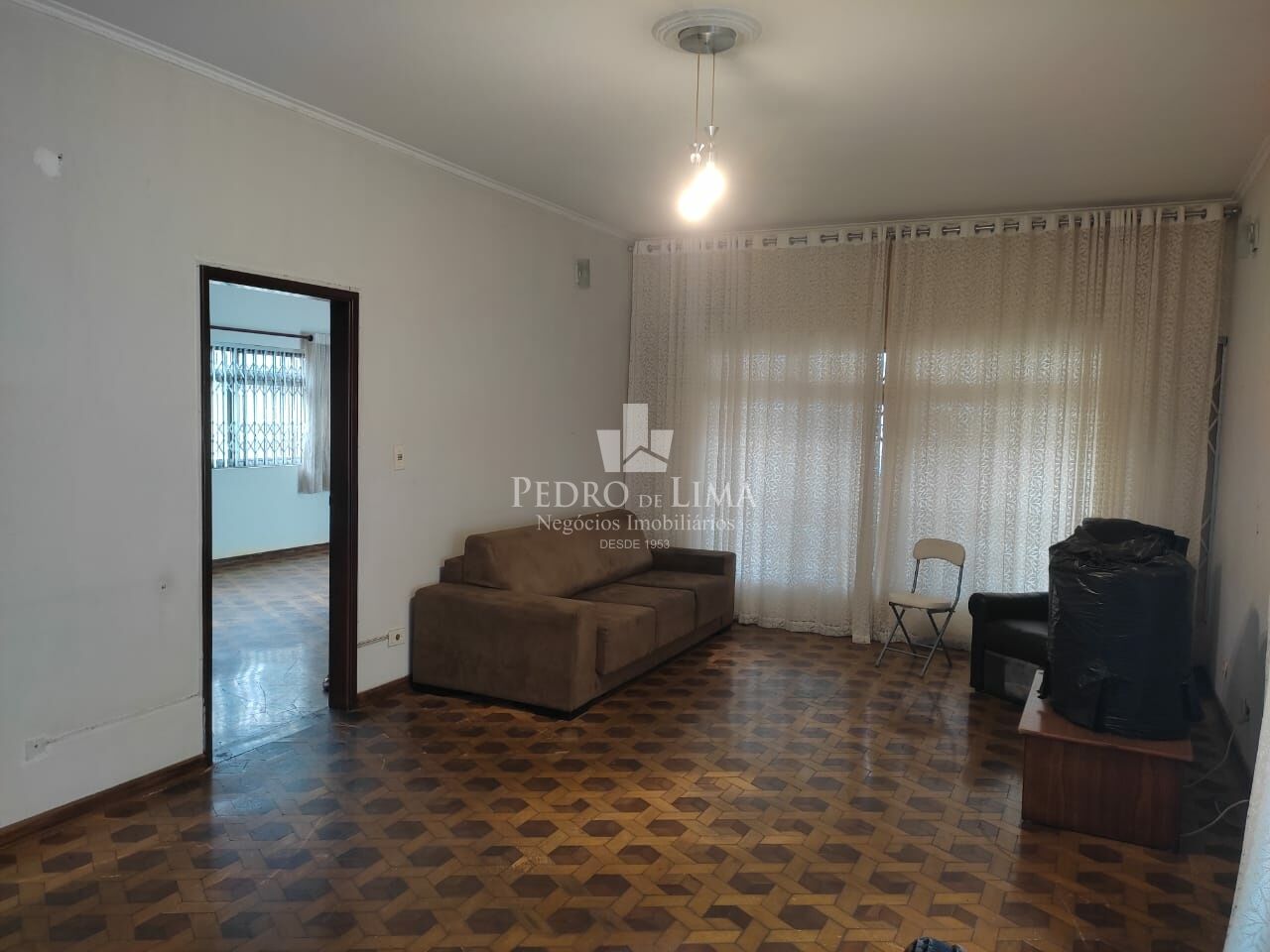 imagem do imovel Casa Térrea 280m² com 5 dormitórios sendo 1 suíte, 4 banheiros e 10 vagas ref: PE22934