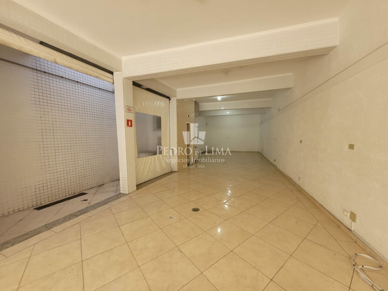 imagem do imovel Salão Comercial na Penha Com 130M² e Banheiro ref: PE23078