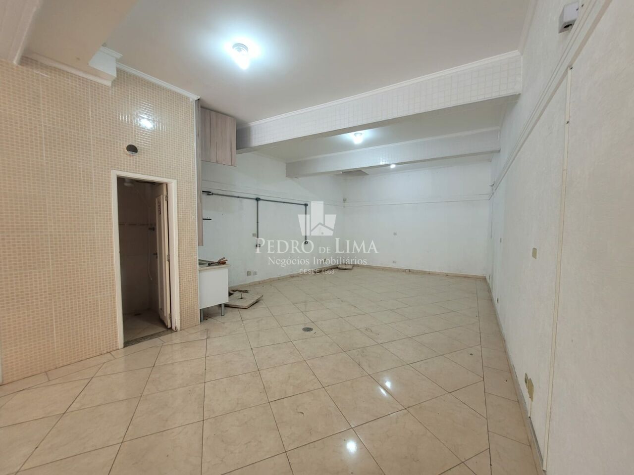 imagem do imovel Salão Comercial na Penha Com 130M² e Banheiro ref: PE23078