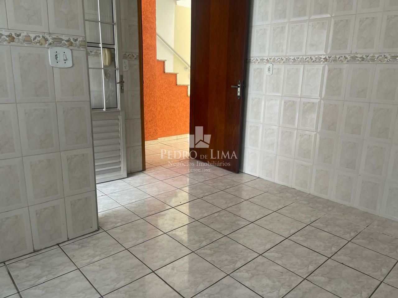 imagem do imovel Sobrado em condomínio fechado 2 suítes e  2 vagas, na Penha. ref: PE23106