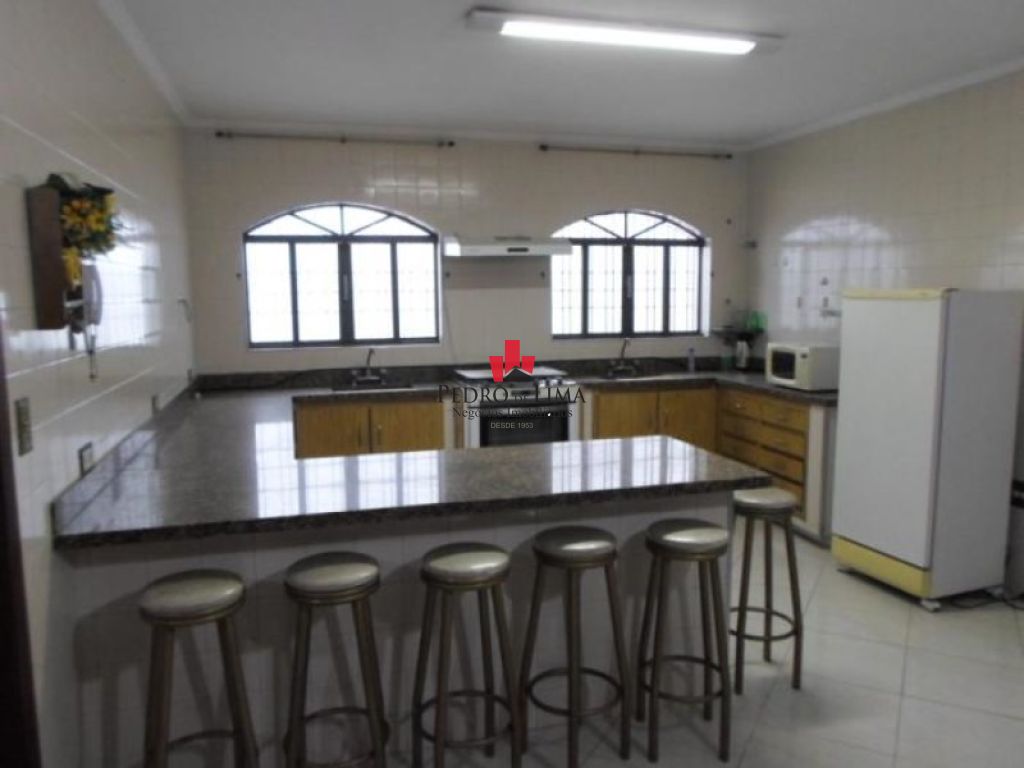 imagem do imovel Sobrado com 3 dormitórios sendo 1 suíte e 8 vagas, no Cangaíba. ref: PE26962