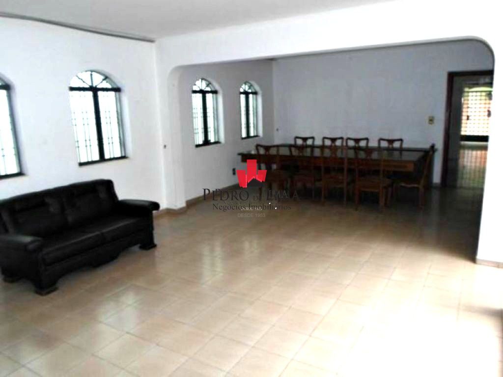 imagem do imovel Sobrado com 3 dormitórios sendo 1 suíte e 8 vagas, no Cangaíba. ref: PE26962
