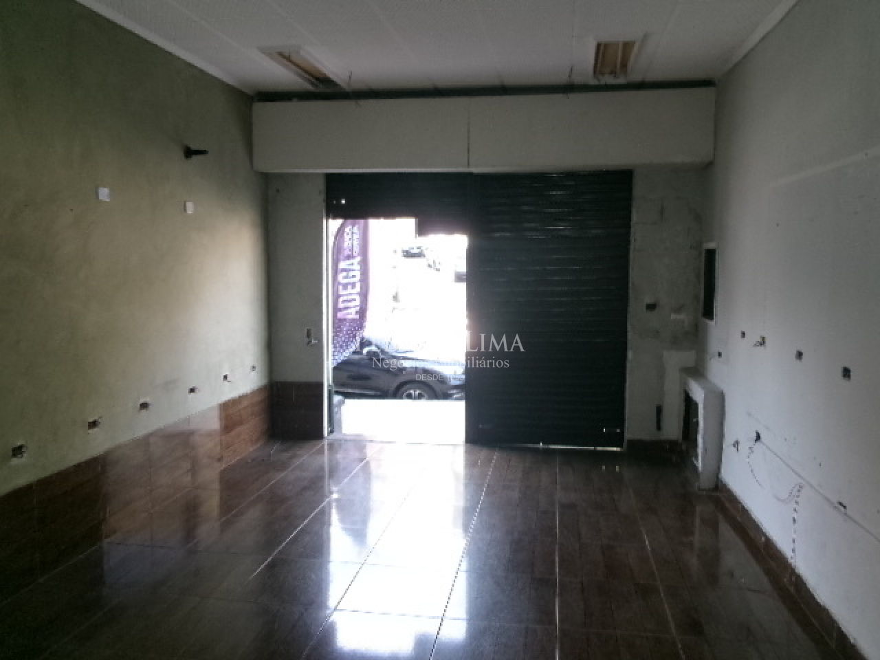 Salão Comercial com 1 cozinha e 1wc 