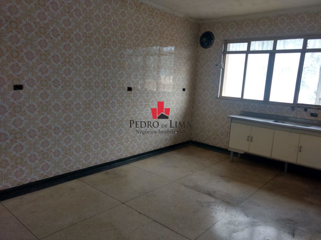 Casa com 2 dormitórios, em Itaquera.