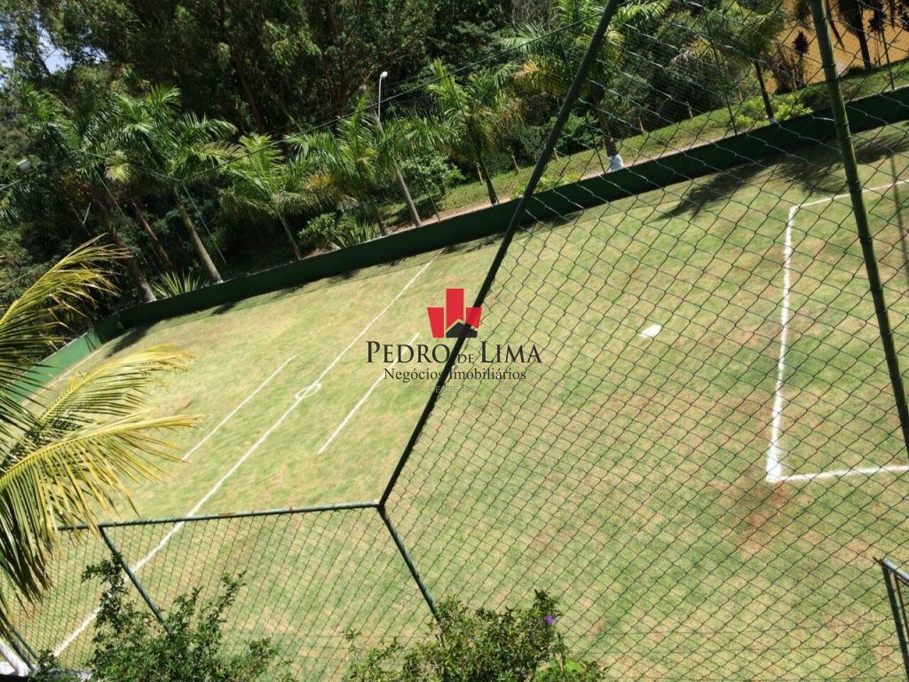 Chacara  com  3 dormitórios sendo 2 suítes, churrasqueira, piscina e 45 vagas, no Atibaia.