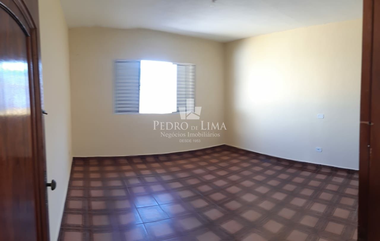 Casa assobradada de 3 quartos sem vaga de garagem, na Penha.