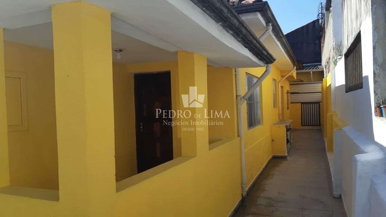 Casa assobradada de 3 quartos sem vaga de garagem, na Penha.