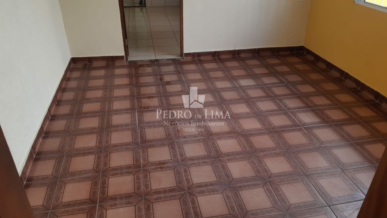 Casa assobradada de 3 quartos sem vaga de garagem, na Penha.