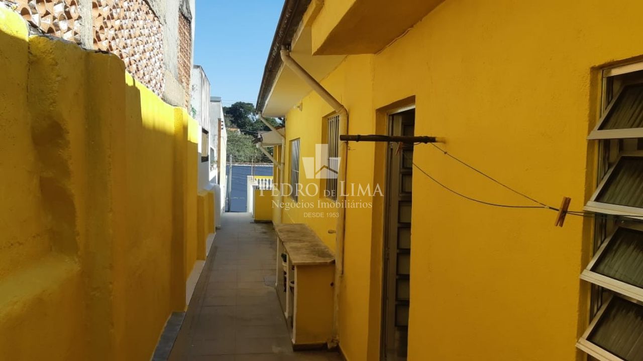 Casa assobradada de 3 quartos sem vaga de garagem, na Penha.