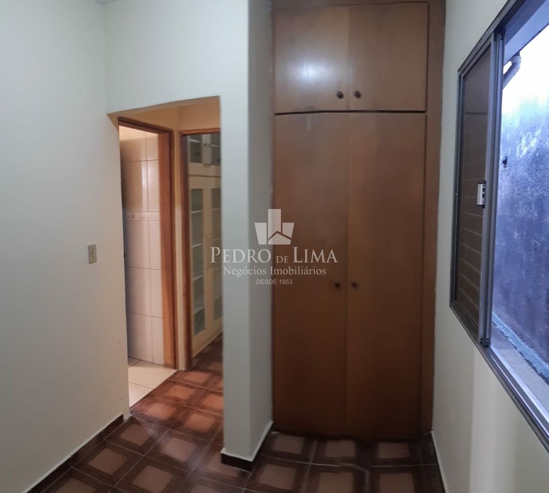 Casa assobradada de 3 quartos sem vaga de garagem, na Penha.