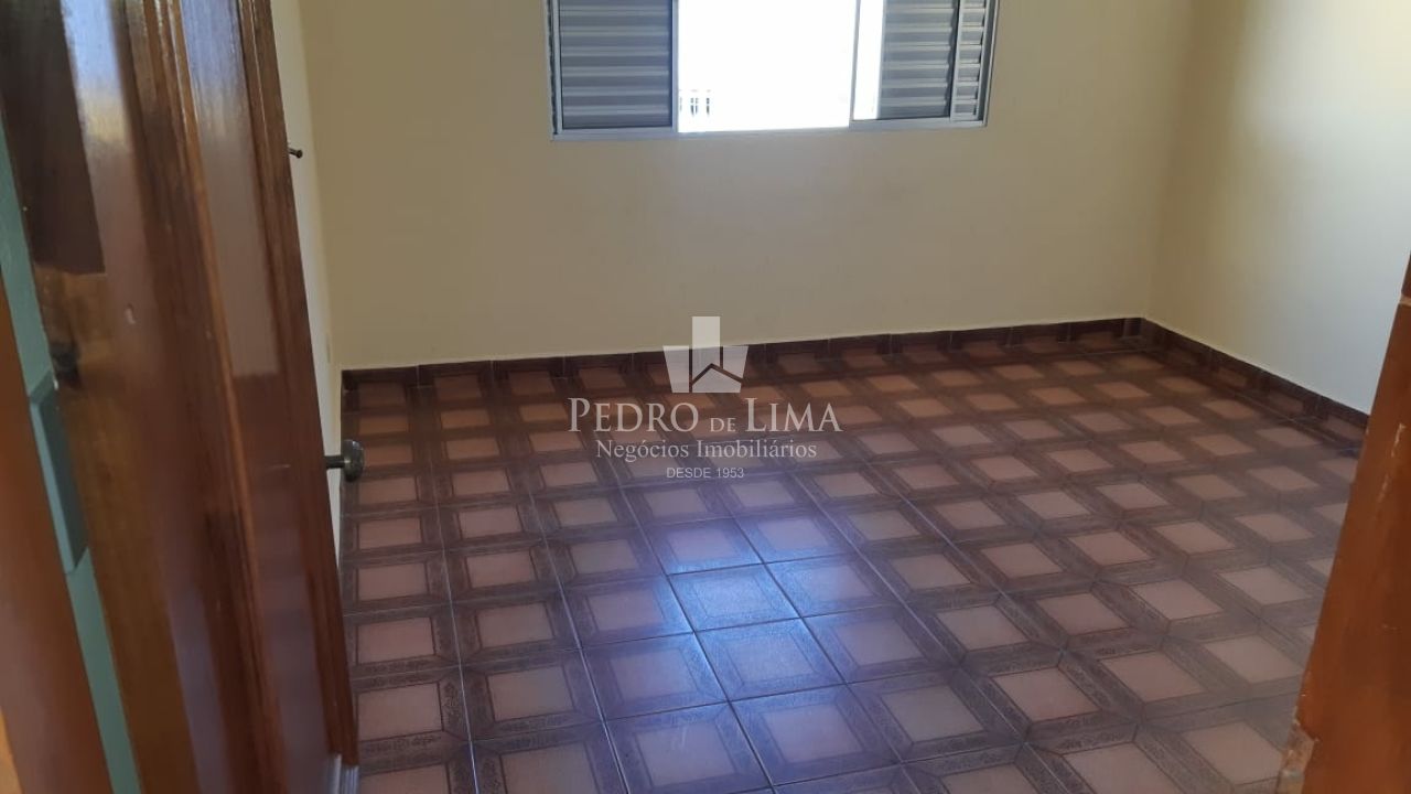 Casa assobradada de 3 quartos sem vaga de garagem, na Penha.