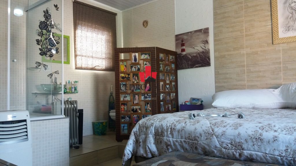 Casa assobrada 5 dormitórios 1 suite e 2 vagas no Arthur Alvim