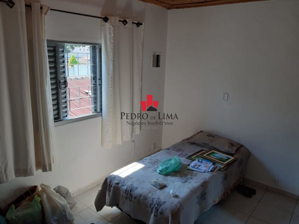 Casa Térrea com 3 dormitórios , Edicula, e 2 vagas na Ponte Rasa 