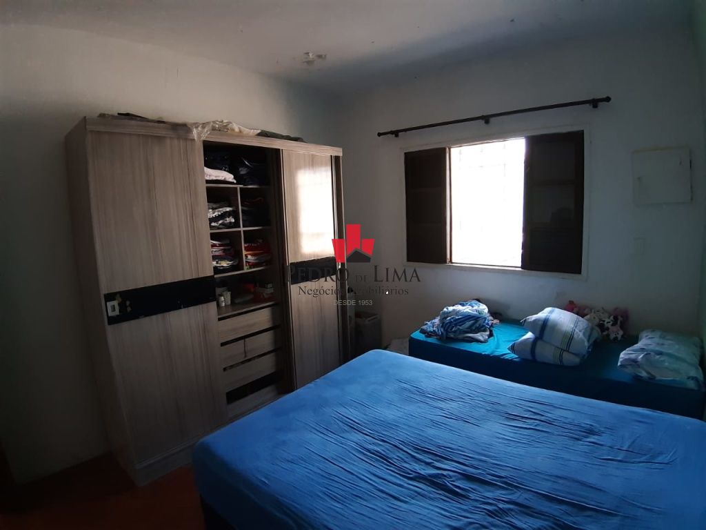 Casa Térrea com 3 dormitórios , Edicula, e 2 vagas na Ponte Rasa 