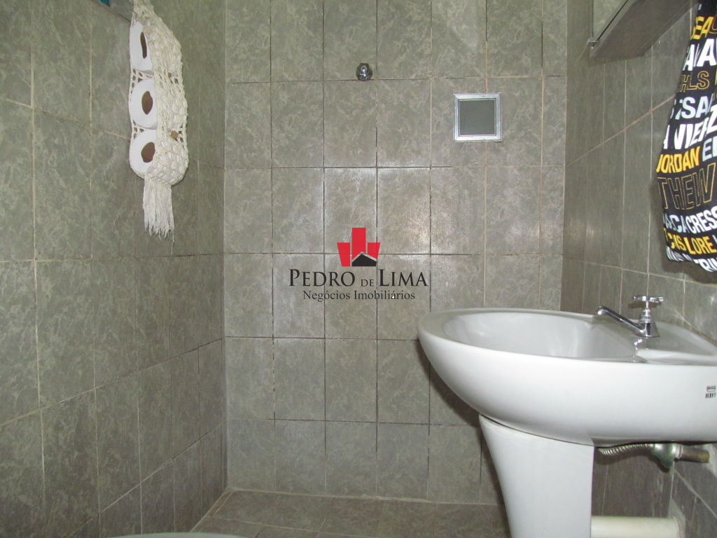 Terreno de 280 metros Com 3 residências e 1 Comércio