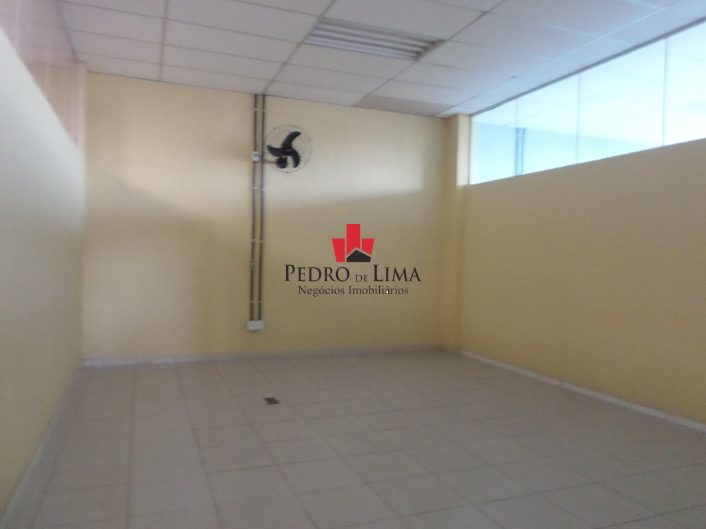 Prédio comercial em Av principal no Arthur Alvim com 15 vagas aproximadamente