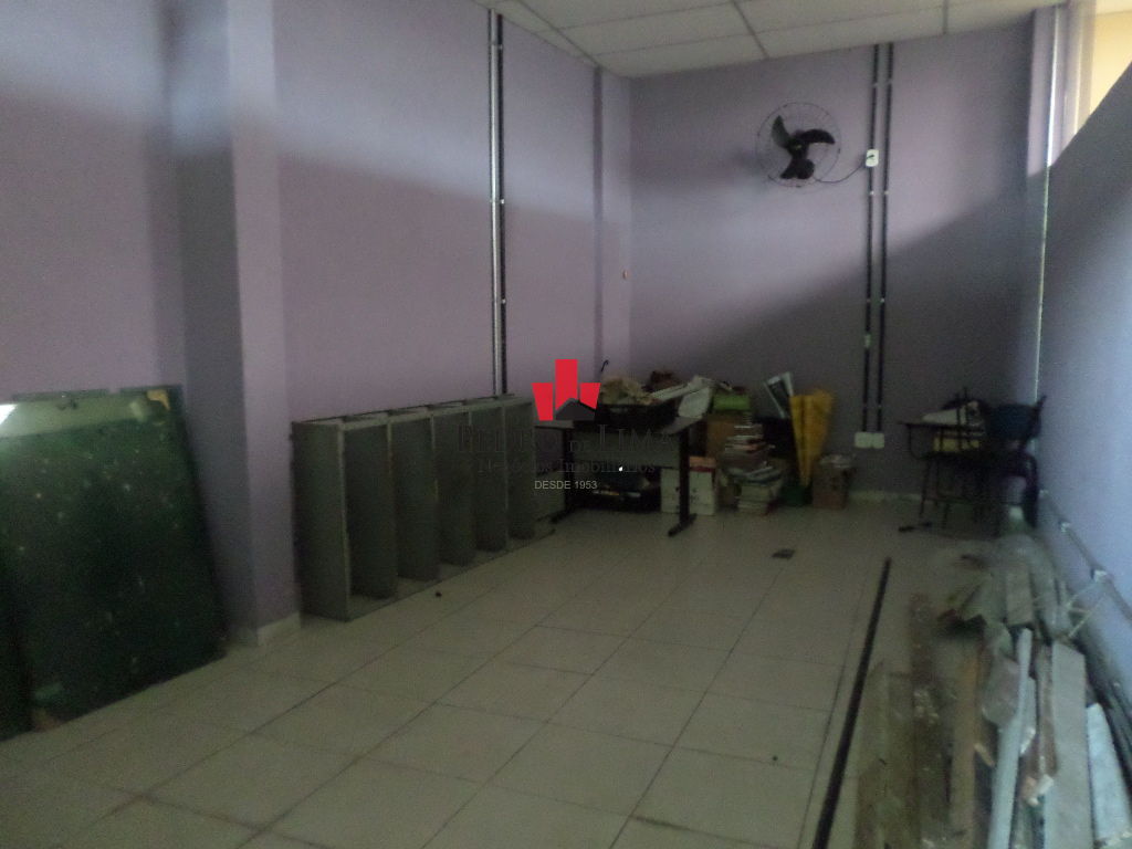Prédio comercial em Av principal no Arthur Alvim com 15 vagas aproximadamente