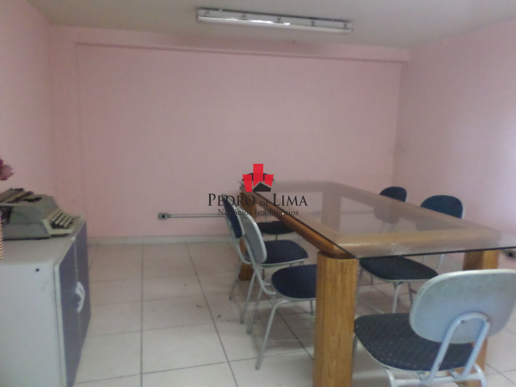 Prédio comercial em Av principal no Arthur Alvim com 15 vagas aproximadamente