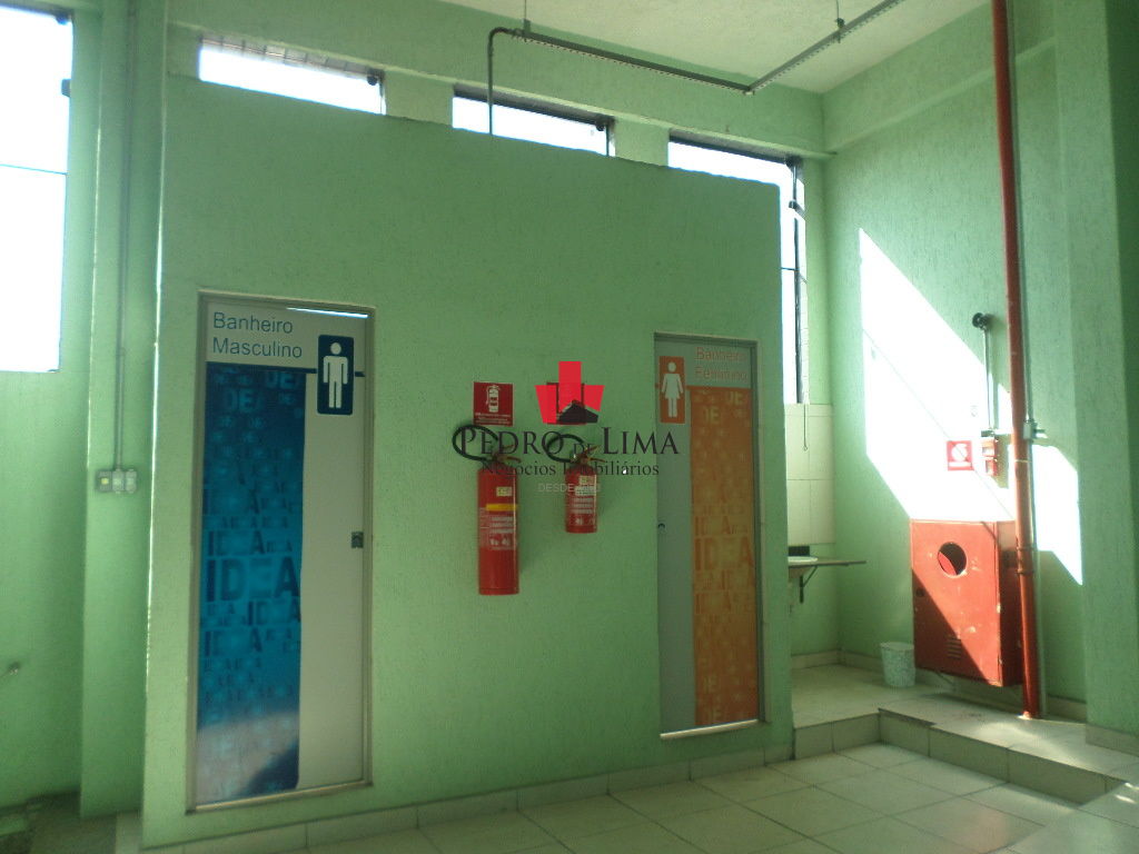 Prédio comercial em Av principal no Arthur Alvim com 15 vagas aproximadamente
