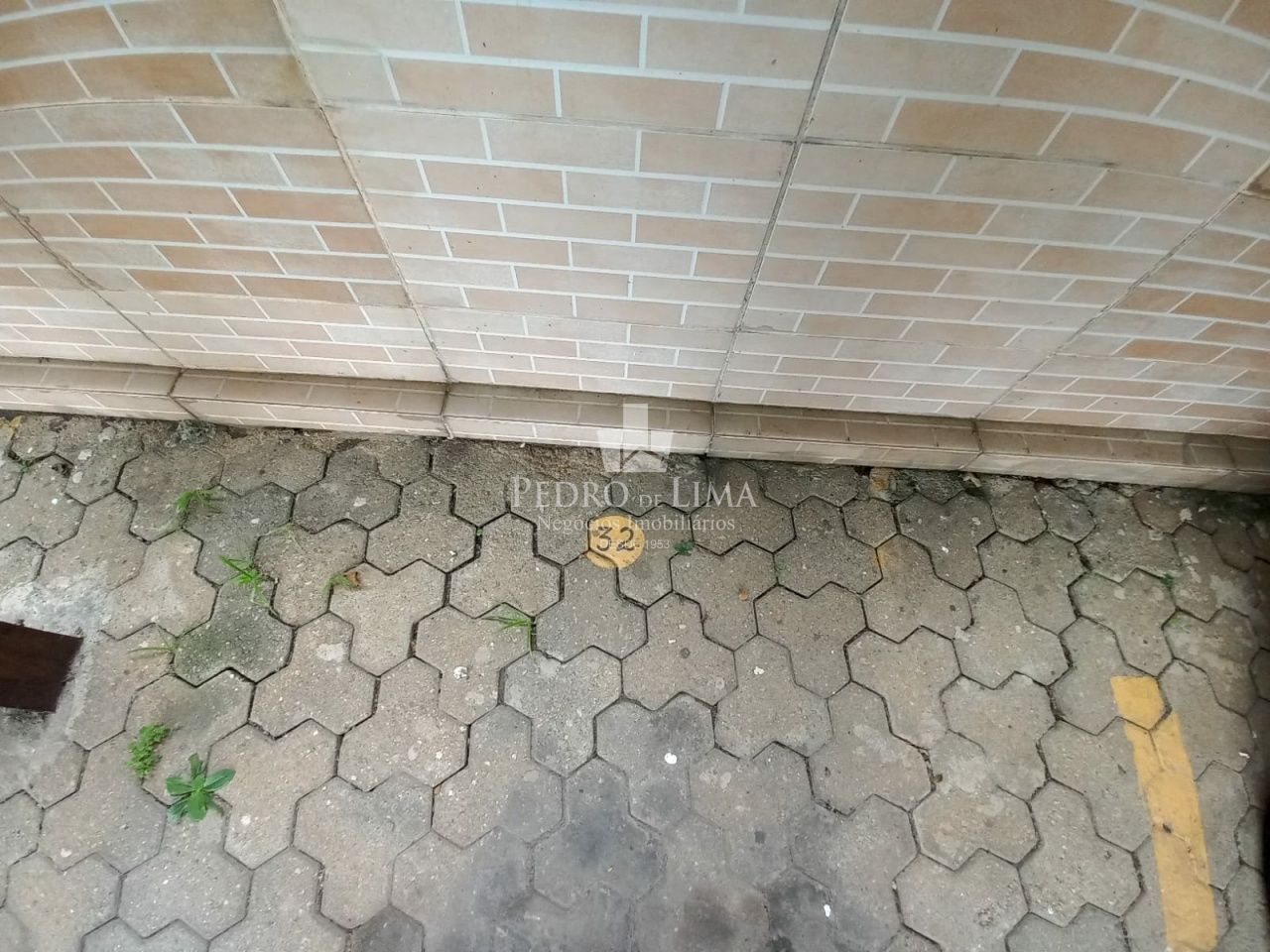Apartamento com 2 dormitórios, 1 sala, 1 cozinha, semi- mobiliado e 1 vaga coberta - Penha
