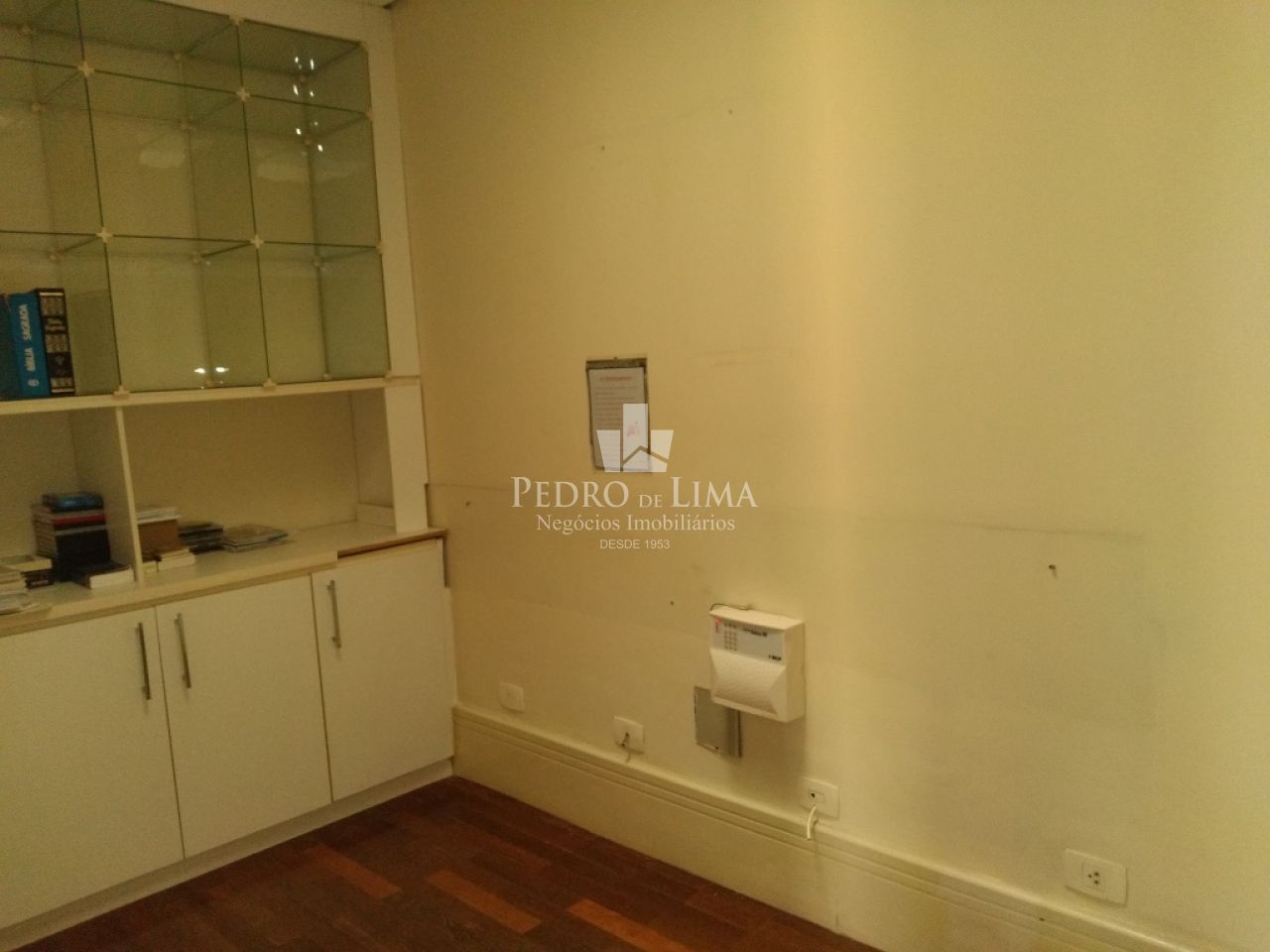 Casa Térrea 3 Suites e 10 Vagas Cangaiba Locação Comercial